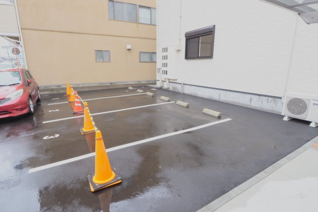 ルーツ祇園の駐車場