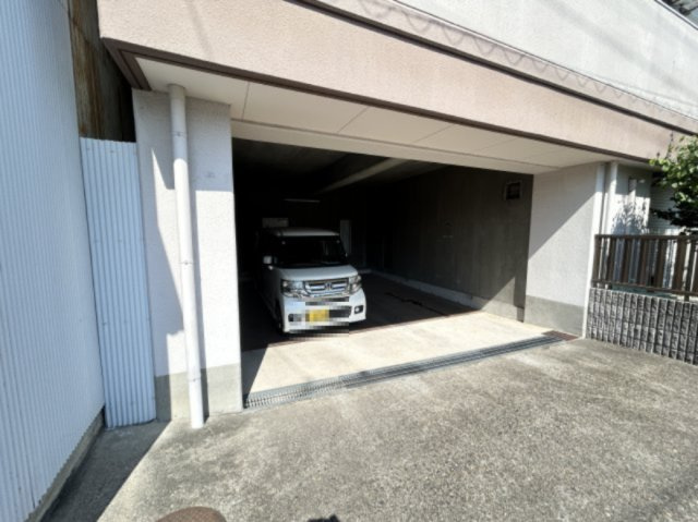 あさひハイツ108の駐車場