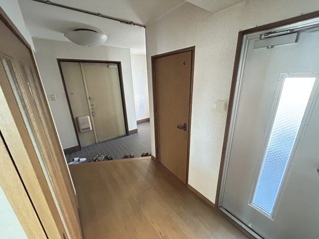 あさひハイツ108の玄関