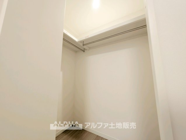 レクセルプラッツァ福生弐番館の収納|【multi room】
◆多用途に使える一室◆収納やワークスペースとしても活用できる洋室。家族構成やライフスタイルに合わせて柔軟に使える空間です。