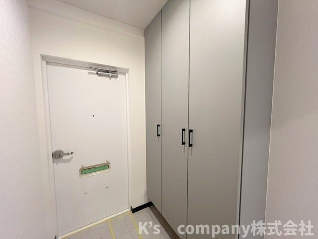 茅ヶ崎市茅ヶ崎　パークタウン茅ヶ崎6号棟の玄関|玄関周辺スペース◇収納力のあるシューズインクローゼット付き☆