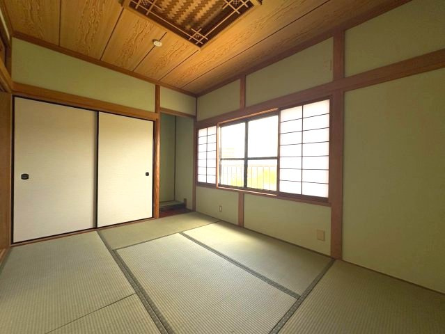 青葉丘戸建の和室