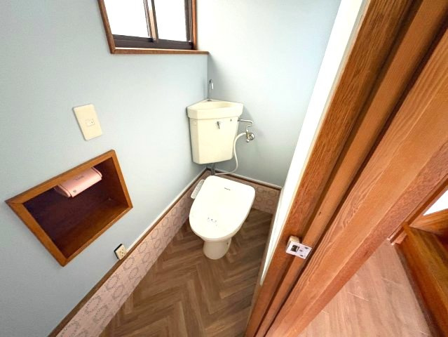 青葉丘戸建のトイレ