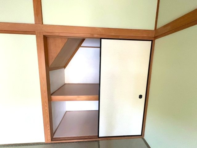 青葉丘戸建の収納