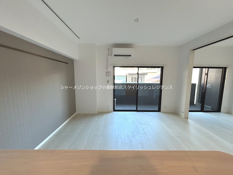 コンダクトレジデンスSHIMOJONOの居間・リビング