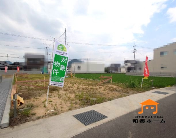 クレイドルガーデン高松市上林町第２◇耐震等級３取得の地震に強いオール電化住宅です！の前面道路含む現地写真|駐車場スペースは２台以上で、入居者以外の出入りが少ないので駐車が苦手な方にも安心です。