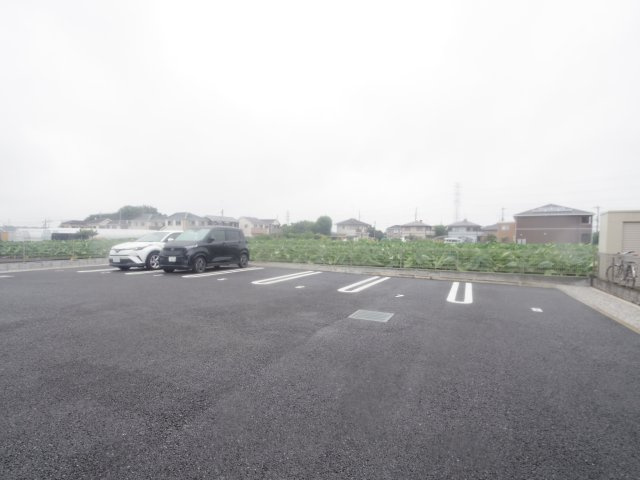 サニーレジデンスの駐車場