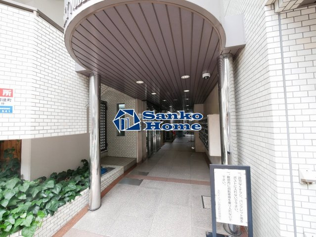 スカイノブレ御徒町のエントランス