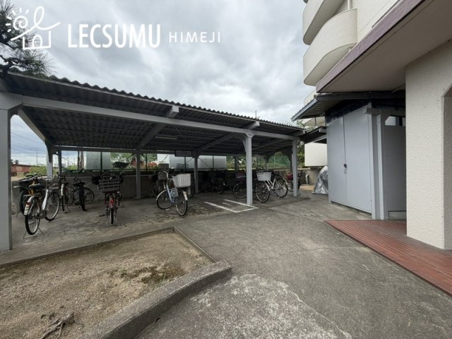 北河原ハイツの駐輪場