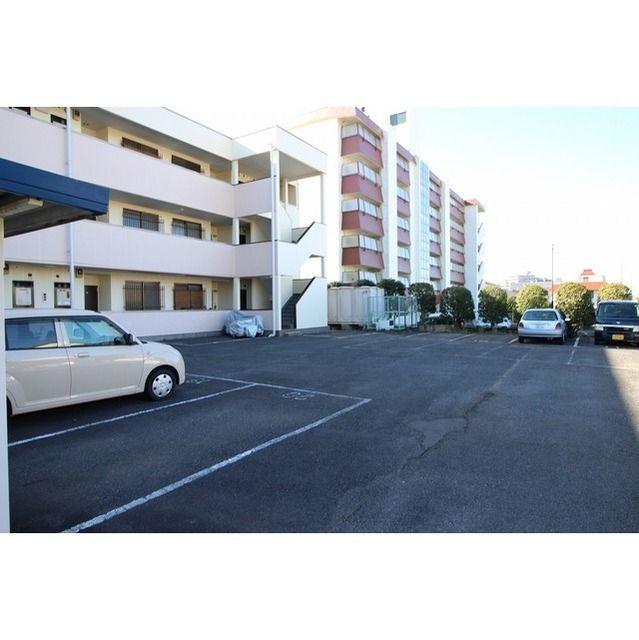 第2野々下マンションの駐車場