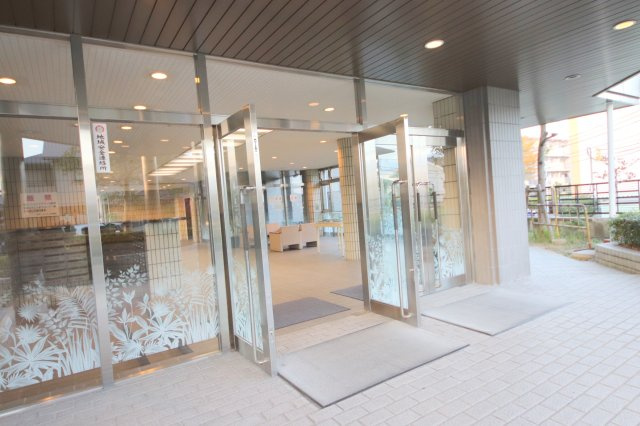 グランドパレス学園前Ｃ棟のロビー