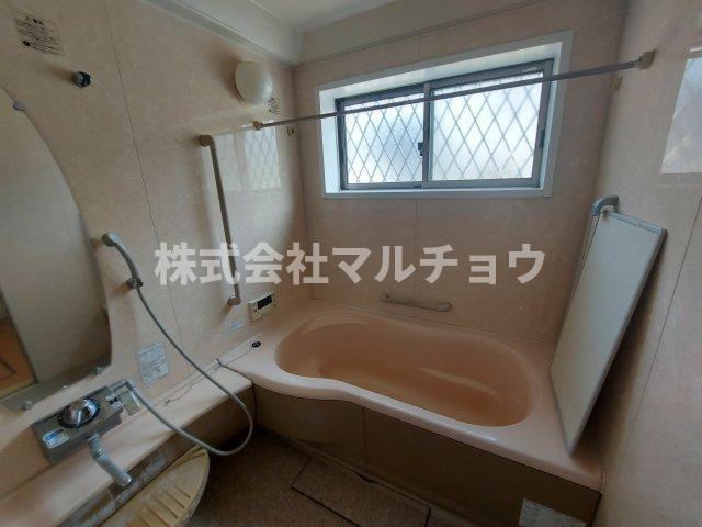 城山台戸建ての浴室|きれいなお風呂です