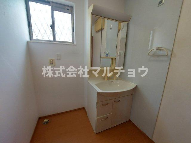 城山台戸建ての独立洗面台|独立洗面台です
