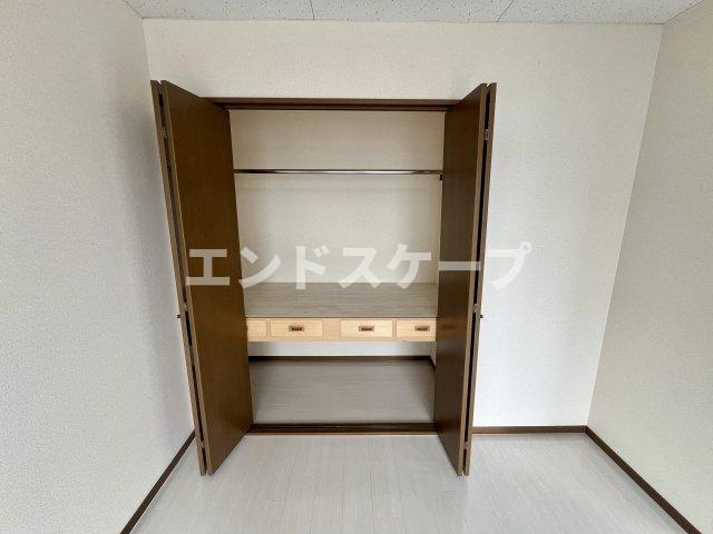 コミューン岩嶋　Ａの収納|高崎、前橋、伊勢崎エリアのお部屋探しはエンドスケープまで！お客様の理想お聞かせ下さい♪
内装の色味が画像と異なる場合がございます。