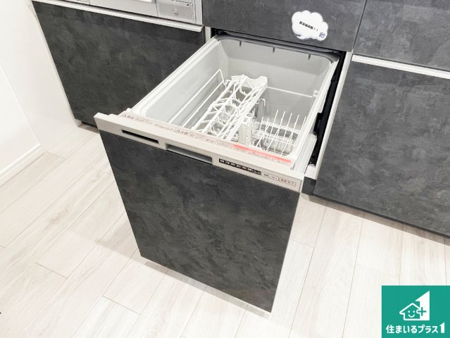 フルーレ伊丹の設備|食事後の一仕事、食器洗いをボタン一つでお任せできちゃいます！場所を取らないビルトイン式なので、お料理スペースもしっかり確保！