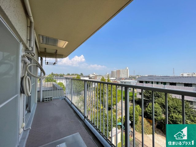 フルーレ伊丹のバルコニー|日当たりのよいバルコニー！お部屋が開放的に！
