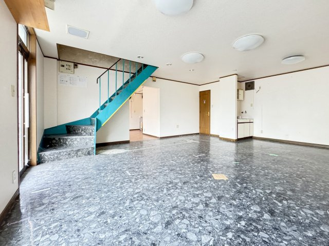 堺市西区上野芝向ヶ丘町１丁の賃貸マンションの内装|キッチン・トイレがそれぞれ2か所ずつ有り！