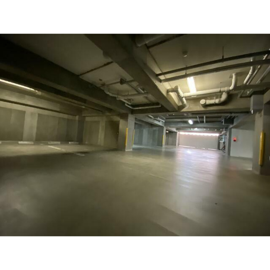 【駐車場】 | ヤサビアン