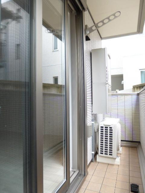 川崎市多摩区堰１丁目の賃貸マンションのバルコニー