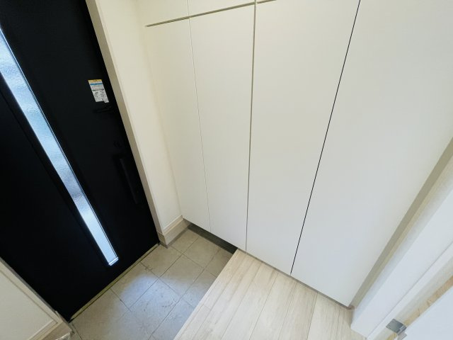 八千代市大和田２３期の玄関