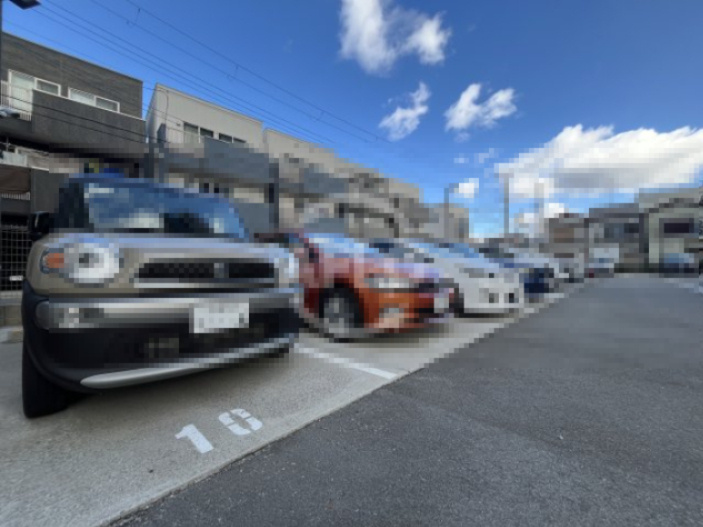 プレサンスブルーム東三国の駐車場|プレサンスブルーム東三国　駐車場