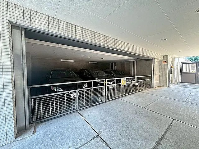 クオリア目黒祐天寺の駐車場|クオリア目黒祐天寺：敷地内に駐車場・駐輪場・バイク置場ございます！（空き要確認）