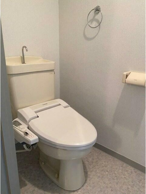【トイレ】 | Apt豊岡 | 落ち着いた色調のトイレです♪