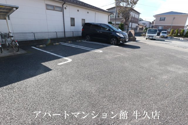 エターナルの駐車場|駐車場