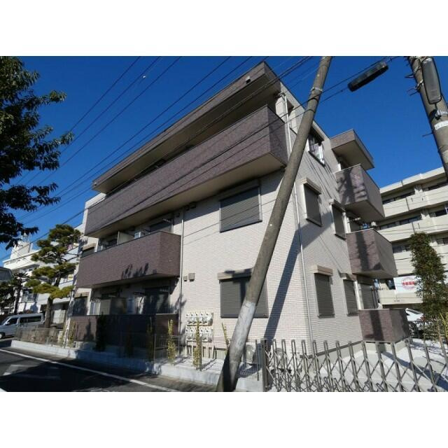 ブエナビスタ二子玉川の外観|３階建てです