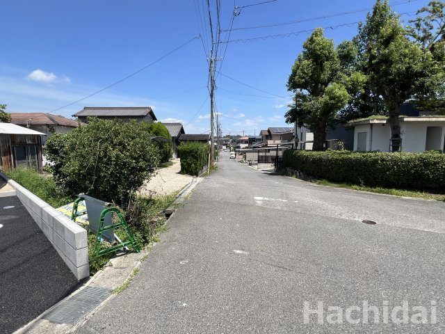 高浜市芳川町第6　新築戸建＜全1棟＞の前面道路含む現地写真