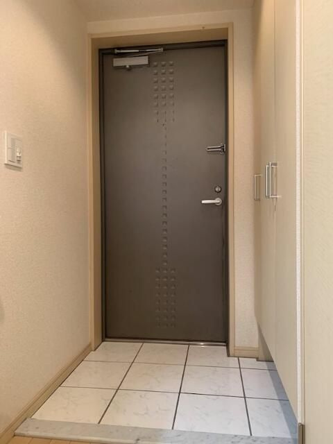 エスコート西新宿の玄関