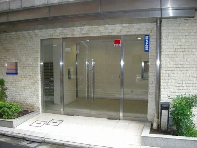 エスコート西新宿のエントランス