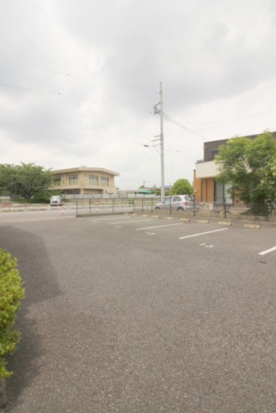 カーネルヤードBの駐車場
