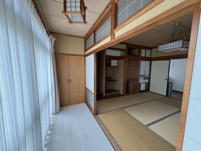 「庭付き南向き」高知市春野町平和　中古一戸建ての和室|憧れの縁側のある暮らしができます♪日向ぼっこにぴったり♪