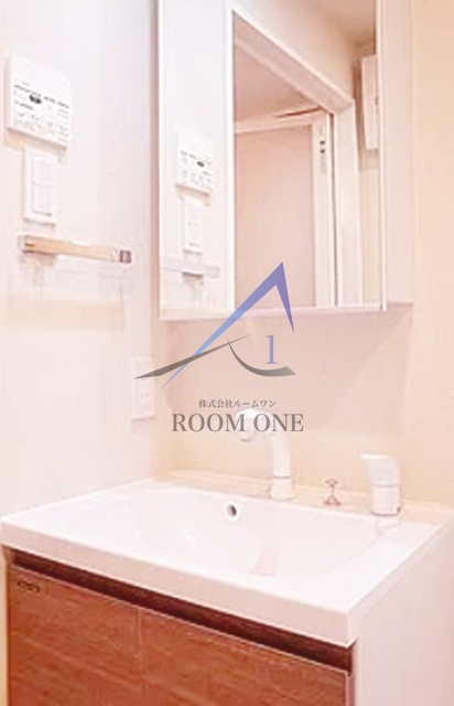 AXAS池袋Residenceの洗面所|独立洗面台です。