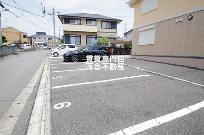 【駐車場】 | メイプルハイツ | 敷地内駐車場完備