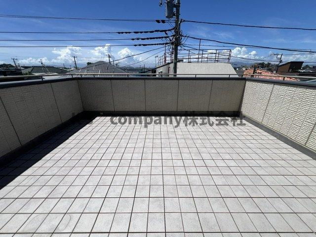 茅ヶ崎市中海岸4丁目　中古戸建のバルコニー|広さありプライベート空間スカイバルコニー付き◇◇