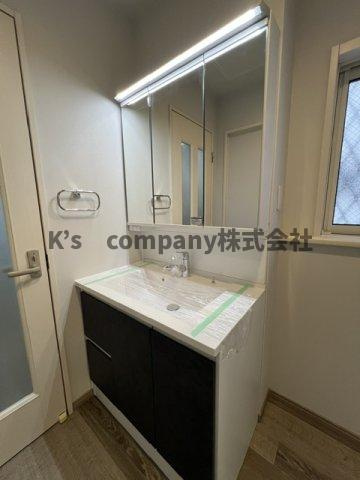 茅ヶ崎市中海岸4丁目　中古戸建の独立洗面台|朝の身支度もスムーズ洗面化粧台♪