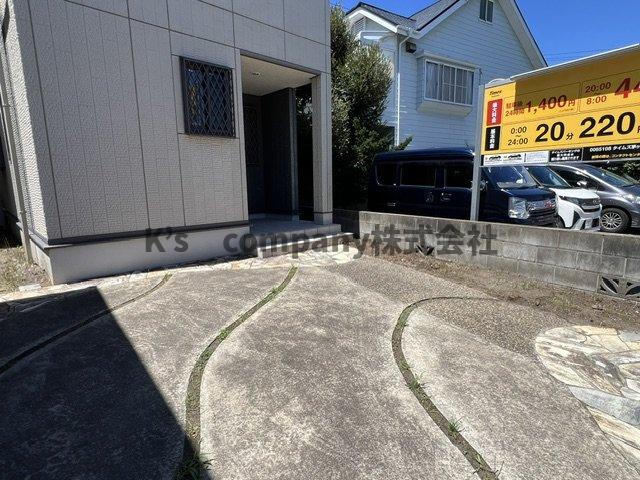 茅ヶ崎市中海岸4丁目　中古戸建の駐車場|お車は1台可能♪