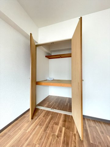 シャトー春日部B棟の収納|※同タイプ・別室の写真になります。