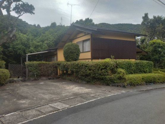 【駐車場】 | 殖産浮山温泉郷　戸建