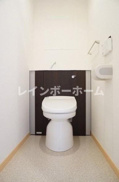 仲介手数料（賃料の1.10ヵ月）の50％OFF対象物件！のトイレ|落ち着いた色調のトイレです