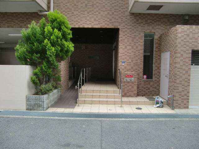 モアライフ魚崎のエントランス