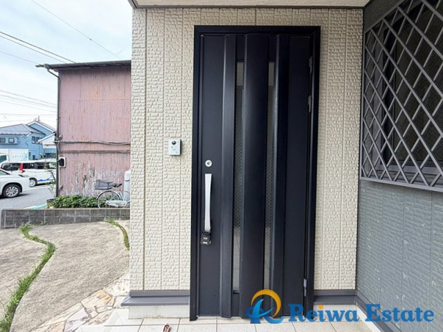 中古戸建　茅ヶ崎市中海岸4丁目の玄関