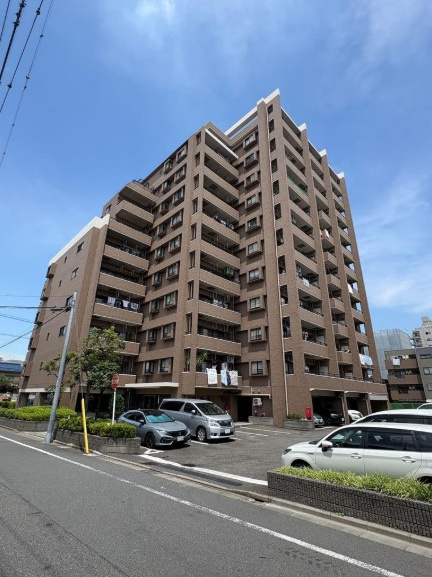 グランイーグル多摩川緑地Ⅴの外観|平成１３年築・宅配ボックス付きマンション、グランイーグル多摩川緑地Ⅴは即日現地案内可能となっておりますので、お気軽にお問い合わせください！