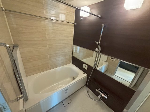 居住中のため同タイプの反転タイプのお部屋の写真になります。