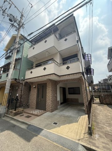 水走1丁目　中古戸建の前面道路含む現地写真|プライバシー保護のため、画像の一部をAIで編集しています。