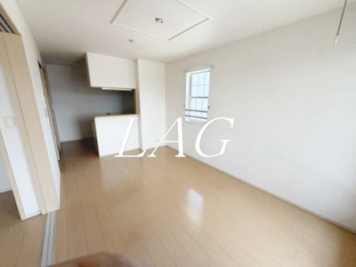 【居間・リビング】 | エルディムイシカワＧ | 洋室のお部屋です。