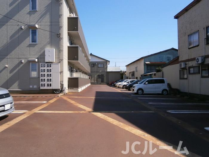 グランディール石橋の駐車場