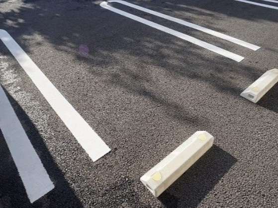 イーストヒルズAの駐車場